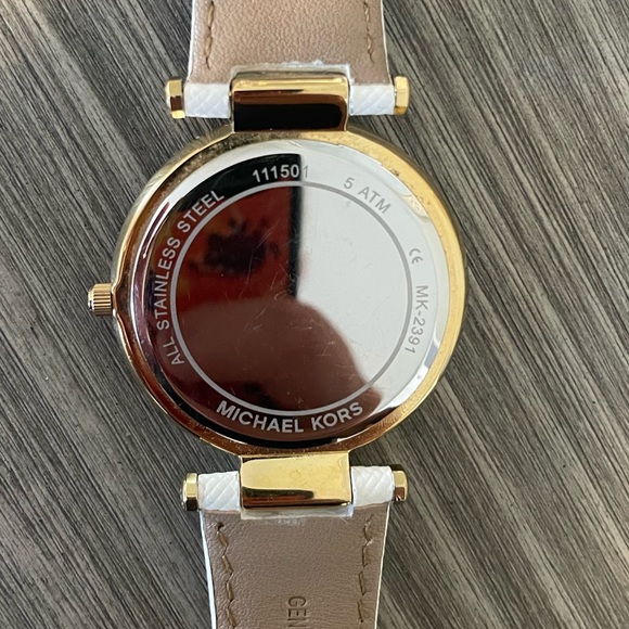 Michael Kors Gold Watch Leather Strap - Picture 4 of 8